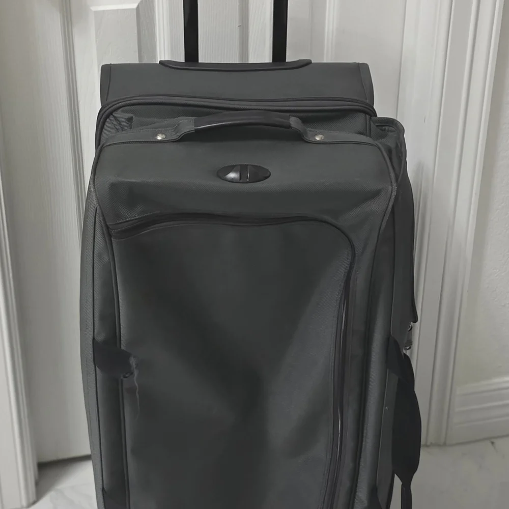 Tumi Alpha Large two-wheel Charcoal Grey Split Rolling Duffle 22041GY0P